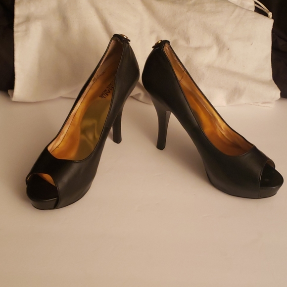 MICHAEL Michael Kors Shoes - MICHAEL Michael Kors Open Toe Heel Size 9.5